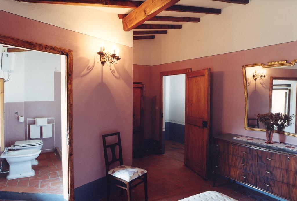 Antica Casa "Le Rondini" Bed & Breakfast Borgo a Buggiano Room photo