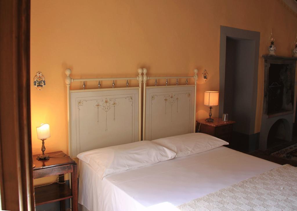 Antica Casa "Le Rondini" Bed & Breakfast Borgo a Buggiano Exterior photo