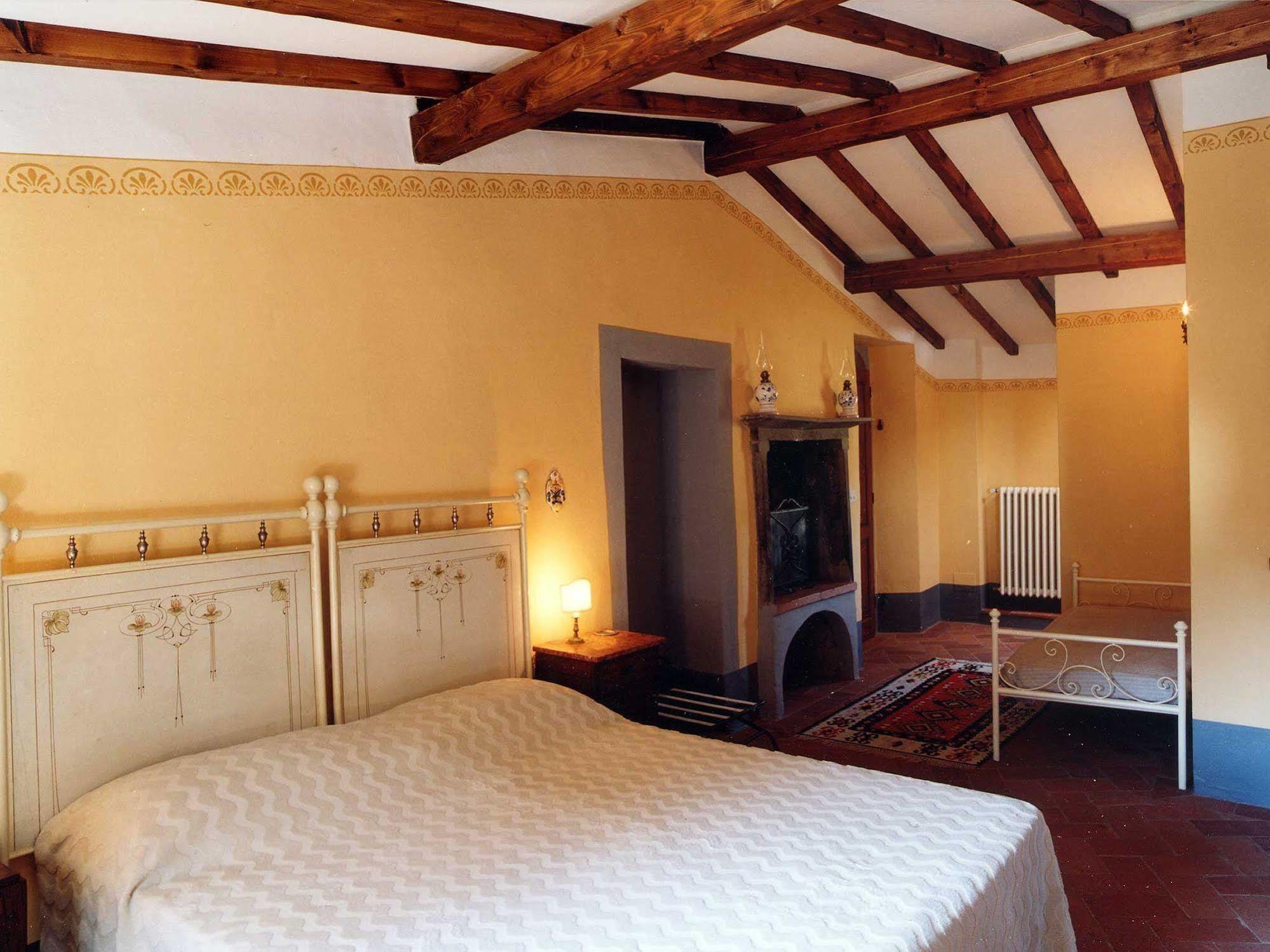 Antica Casa "Le Rondini" Bed & Breakfast Borgo a Buggiano Exterior photo