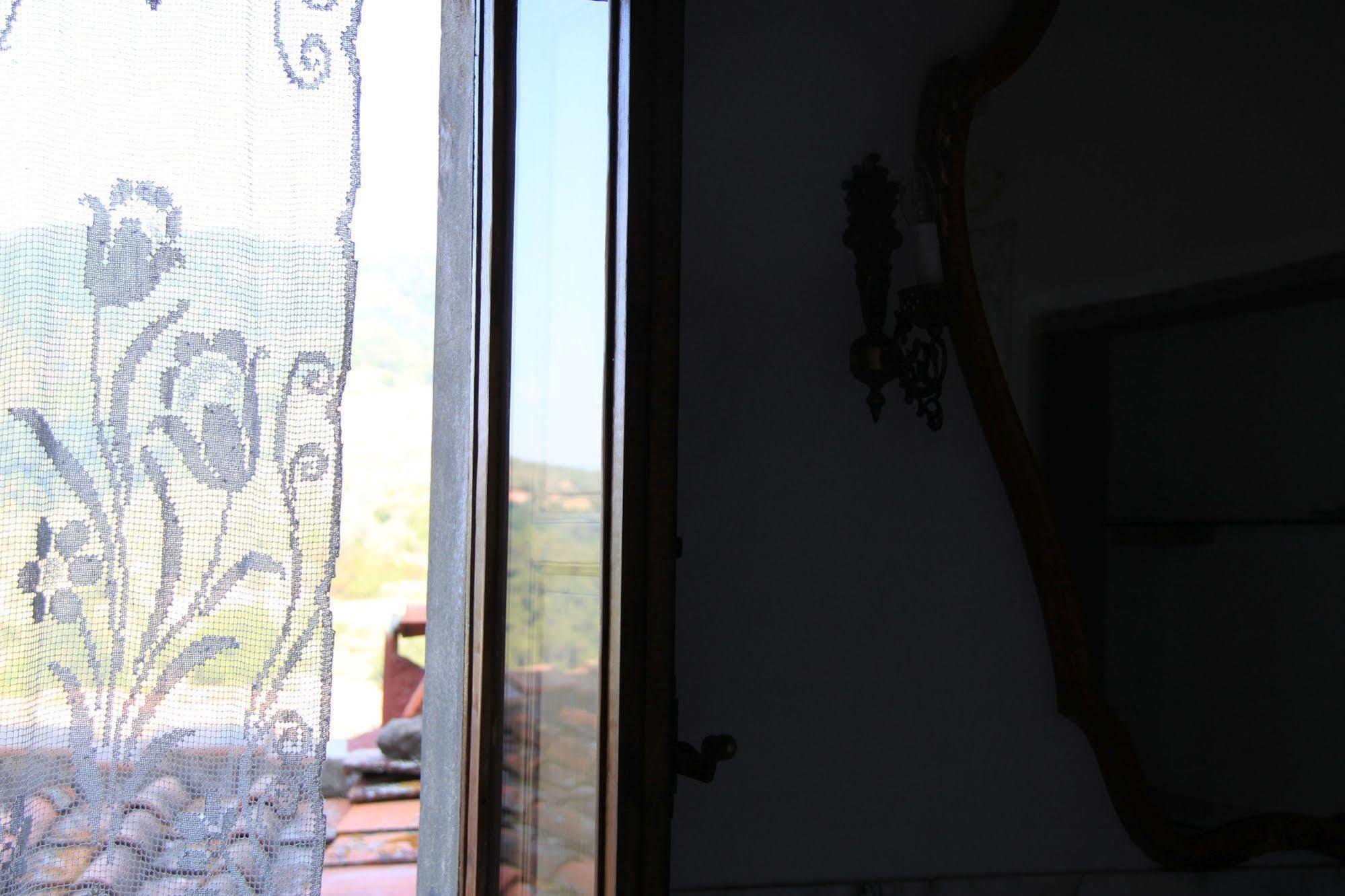 Antica Casa "Le Rondini" Bed & Breakfast Borgo a Buggiano Exterior photo